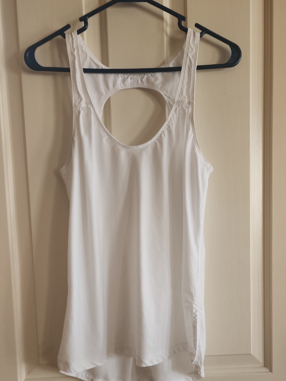 Lululemon White Open-Back Racerback Tank Top - Picture 2 of 3